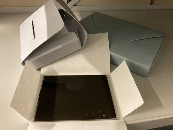 Glasplatten unterschiedlicher Größe